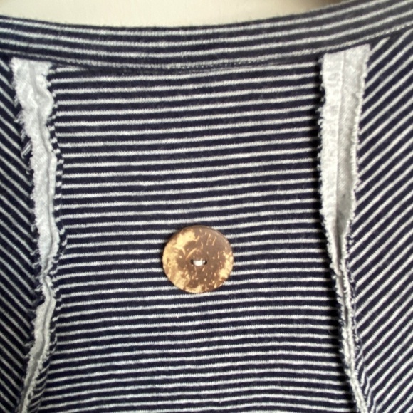 Neon Buddha Women's Long Sleeve Gray V-neck Heavy Tee Size Medium - Picture 7 of 12